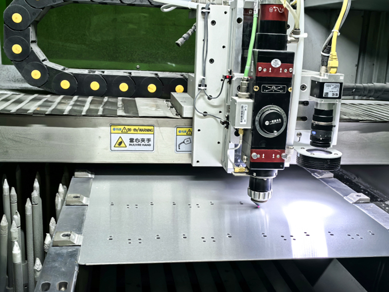 Laser maskin